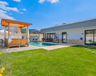 Fethiye Yeşilüzümlü'de Huzurlu Doğada, Özel Havuzlu, Lüks Villa - 1