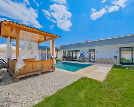 Fethiye Yeşilüzümlü'de Huzurlu Doğada, Özel Havuzlu, Lüks Villa - 2