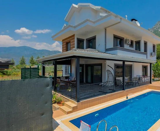Fethiye Yeşilüzümlü'de Orman Manzaralı, Özel Havuzlu, 4+1 Villa - 1