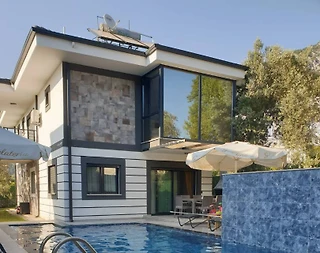 Fethiye Yeşilüzümlü'de Sakin Konumda, Özel Havuzlu, Lüks Villa - 1