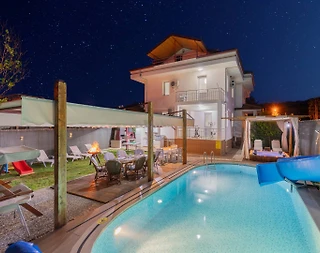 Fethiye Yeşilüzümlü'de Şehirden Uzakta, Özel Havuzlu, Olanaklı Villa - 1