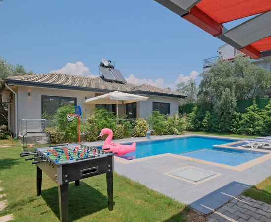 Fethiye'de Geniş Bahçeli, Özel Havuzlu, Sauna ve Jakuzili, Kiralık Villa - 1