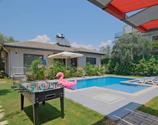 Fethiye'de Geniş Bahçeli, Özel Havuzlu, Sauna ve Jakuzili, Kiralık Villa - 1
