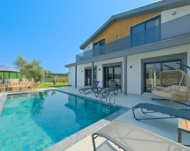Fethiye Kargı'da Modern Tasarımlı, Özel Havuzlu, Merkezi Villa - 2