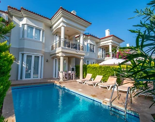 Fethiye'de Kalabalık Ailelere Uygun, Özel Plaj ve Havuzlu, Şık Villa - 1