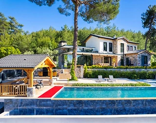 Fethiye'de Lüks Tasarımlı, Özel Havuzlu, Tenis Kortlu, Taş Villa - 1