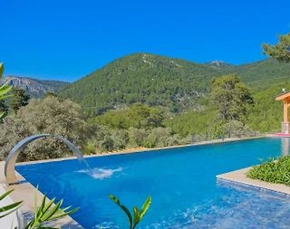 Fethiye'de Lüks Tasarımlı, Özel Havuzlu, Tenis Kortlu, Taş Villa - 3