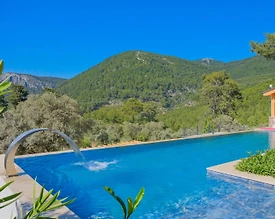 Fethiye'de Lüks Tasarımlı, Özel Havuzlu, Tenis Kortlu, Taş Villa - 3