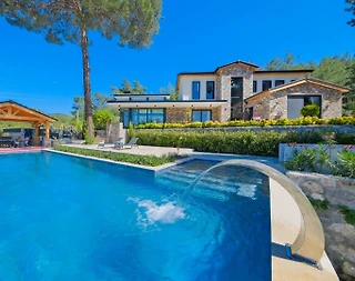 Fethiye'de Lüks Tasarımlı, Özel Havuzlu, Tenis Kortlu, Taş Villa - 4