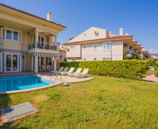 Fethiye'de Merkeze Yakın Konumda,  Özel Havuzlu, Kiralık Villa - 1