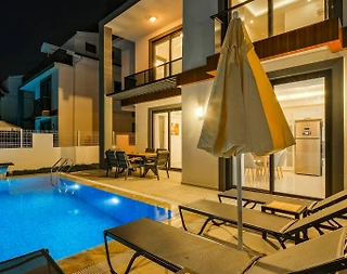 Fethiye'de Merkeze Yakın Konumda, Özel Havuzlu, Konforlu Villa - 3