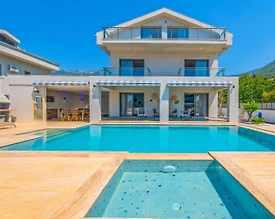 Fethiye Ölüdeniz'de Geniş Ailelere Uygun, Özel ve Kapalı Havuzlu Villa - 2
