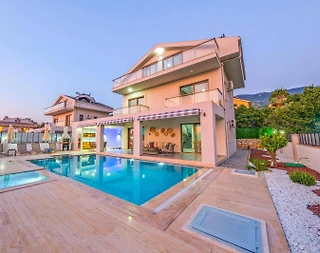 Fethiye Ölüdeniz'de Geniş Ailelere Uygun, Özel ve Kapalı Havuzlu Villa - 4