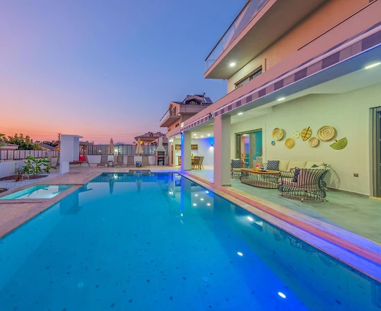 Fethiye'de Geniş Ailelere Uygun, Özel ve Kapalı Havuzlu Villa - 1