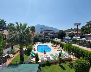 Fethiye Ölüdeniz'de Çekirdek Ailelere Uygun, Ortak Havuzlu, 2+1 Apart - 1