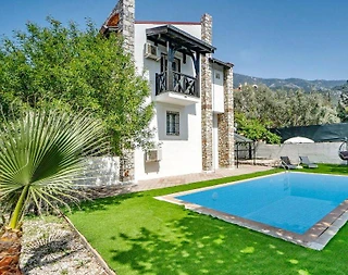 Fethiye Ovacık'ta Merkeze Yakın, Özel Havuzlu, Bahçeli Villa - 1