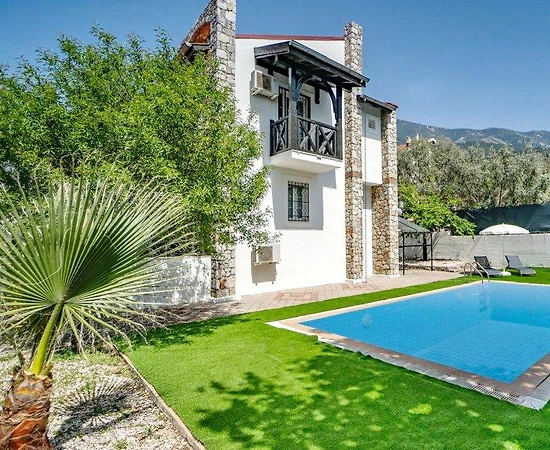 Fethiye Ovacık'ta Merkeze Yakın, Özel Havuzlu, Bahçeli Villa - 1