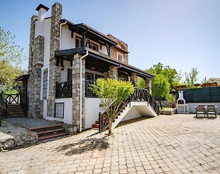 Fethiye Ovacık'ta Merkeze Yakın, Özel Havuzlu, Bahçeli Villa - 2