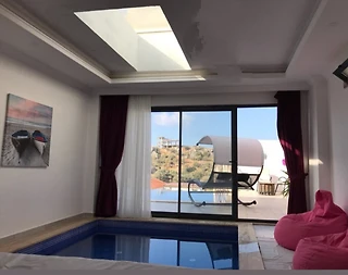 Kaş Bezirgan'da Deniz Manzaralı, Isıtmalı Özel Havuzlu, Kiralık Villa - 3