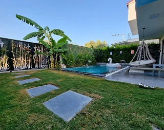 Kuşadası Soğucak'ta Masajlı Havuzlu, Akıllı Ev Sistemine Uygun Villa - 4