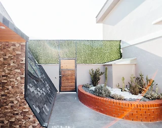 Antalya Finike'de Geniş Bahçeli, Açık ve Kapalı Havuzlu, Şık Villa - 2