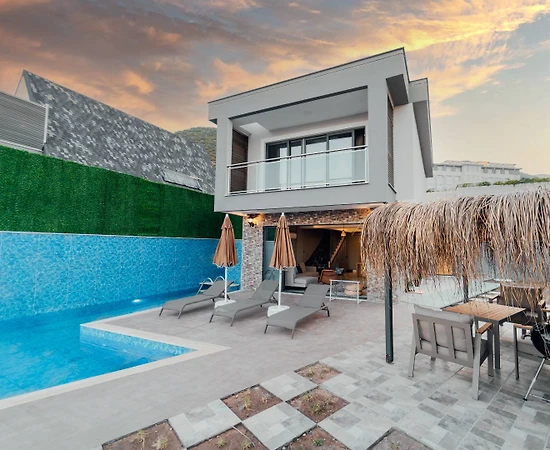 Antalya Finike'de Doğa İçinde, Özel Havuzlu ve Jakuzili, Lüks Villa  - 1