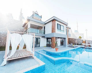 Antalya Finike'de Şehir Manzaralı, Özel Havuzlu, Bahçeli Villa - 1