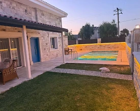 Foça Yenibağarası'nda Geniş Bahçe İçerisinde, Özel Havuzlu, 3+1 Villa - 3