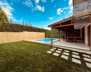 Sapanca'da Elverişli Konumda, Isıtmalı Özel Havuzlu, Tatil Villası - 4