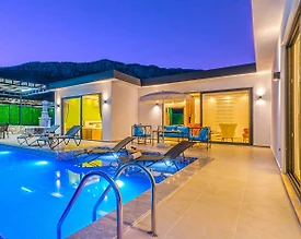 Kaş Bezirgan'da Sakin Konumda, Özel Havuzlu, Balayı Villası - 2