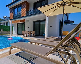 Göcek İnlice'de Sakin Konumda, Özel Havuzlu, İkiz Villa - 1