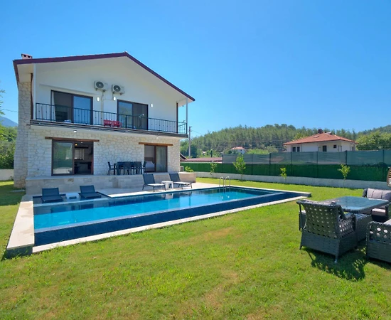 Göcek İnlice'de Geniş Bahçe İçerisinde, Özel Havuzlu, Lüks Villa - 1