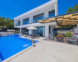 Kaş İslamlar'da Geniş Ailelere Uygun, Çift Jakuzili, Lüks Villa - 2