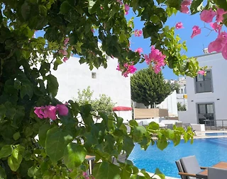 Bodrum Gümbet'te Ortak Havuzlu, Bahçe Katı, Butik Tatil Evi - 1
