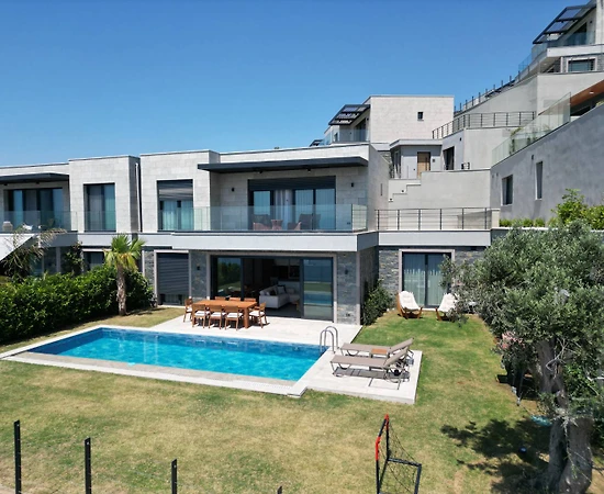 Muğla Bodrum'da Deniz Manzaralı, Özel Havuzlu, Bahçeli Villa - 1