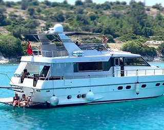 Çeşme Ilıca Koylarında Eşsiz Mavi Yolculuk Sunan, Lüks Motoryat - 2