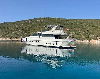 Çeşme Ilıca Koylarında Eşsiz Mavi Yolculuk Sunan, Lüks Motoryat - 5