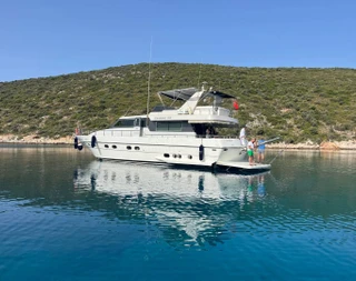 Çeşme Ilıca Koylarında Eşsiz Mavi Yolculuk Sunan, Lüks Motoryat - 5