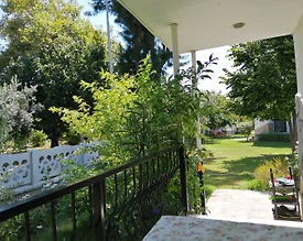 Kuşadası Davutlar'da Merkezi Konumda, Ortak Havuzlu, Kiralık Villa - 3