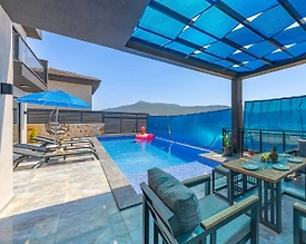 Kaş Yeşilköy'de Geniş Ailelere Uygun, Özel Havuzlu, Olanaklı Villa - 3