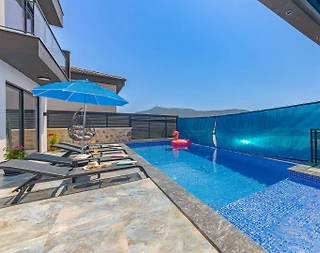 Kaş Yeşilköy'de Geniş Ailelere Uygun, Özel Havuzlu, Olanaklı Villa - 5