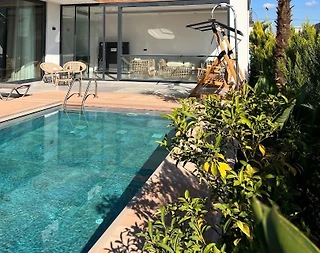 Antalya Döşemealtı'nda Geniş Bahçe İçerisinde, Özel Havuzlu, Şık Villa - 5