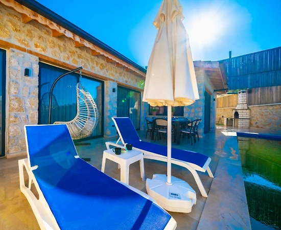 Kaş Yeşilköy'de Gözlerden Uzak, Özel Havuzlu, Jakuzili, Kiralık Villa - 1