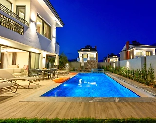 Fethiye Ölüdeniz'de Geniş Ailelere Uygun, Modern Tasarımlı Villa - 3
