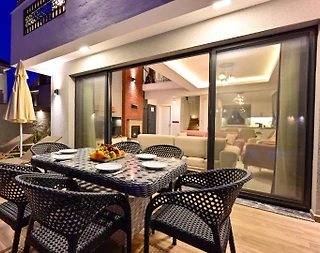 Fethiye Ölüdeniz'de Geniş Ailelere Uygun, Modern Tasarımlı Villa - 4