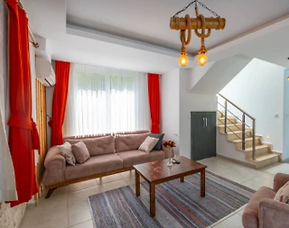 Fethiye Ölüdeniz'de Merkezi Konumda, Özel Havuzlu, Estetik Villa - 4