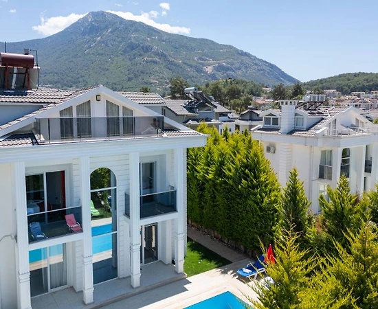 Fethiye Ölüdeniz'de Merkezi Konumda, Özel Havuzlu, Estetik Villa - 1