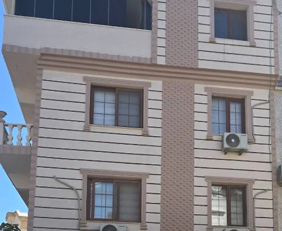 Aydın Didim'de Merkezi Konumda, Geniş Ailelere Uygun, 4+1 Villa - 1