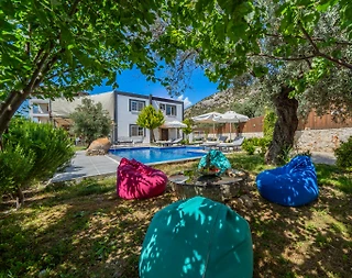 Kaş İslamlar'da Sakin Konumda, Özel Havuzlu, Geniş Villa - 2