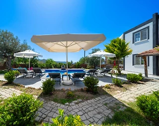 Kaş İslamlar'da Sakin Konumda, Özel Havuzlu, Geniş Villa - 4
